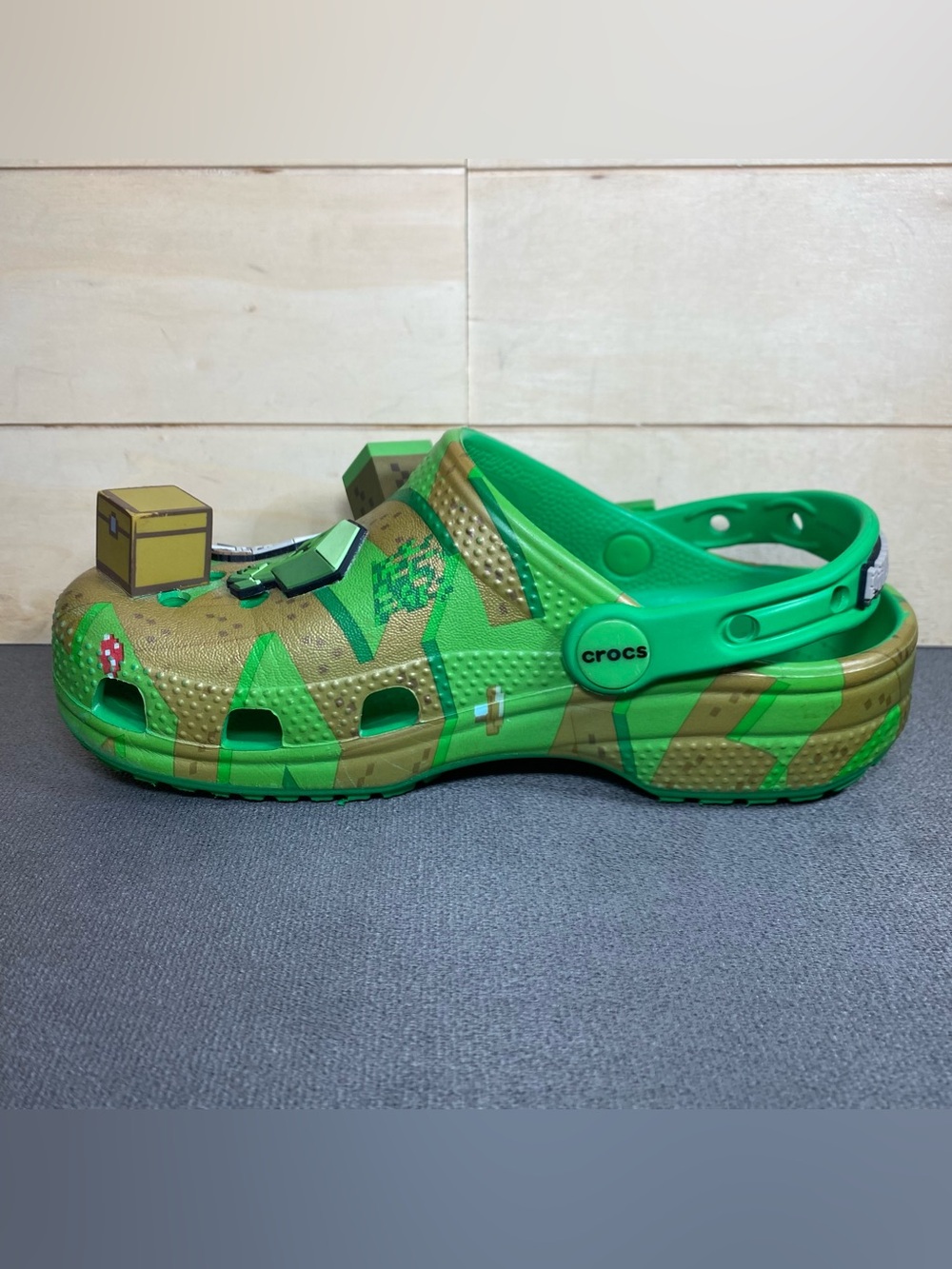 Crocs Classic Clogs Minecraft Green Unisex Kid's Size 13 Shoes Slip-Ons - Picture 2 of 11